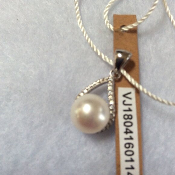 NWT 14K White Gold Round White Pearl 12mm Pendant MSRP $495 - Picture 5 of 5